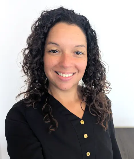 Rosana, certified Grace Method hypnotherapist and founder of Soul Convos